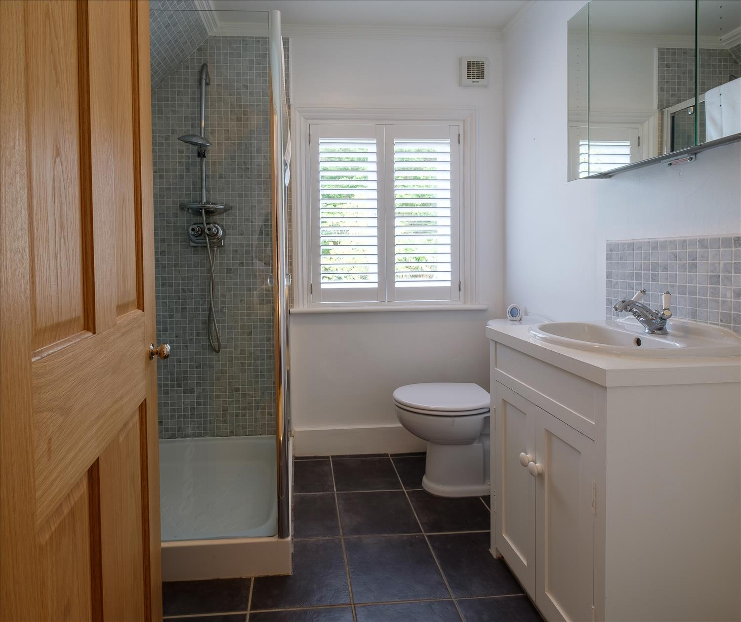 En suite bathroom at our luxury holiday cottage