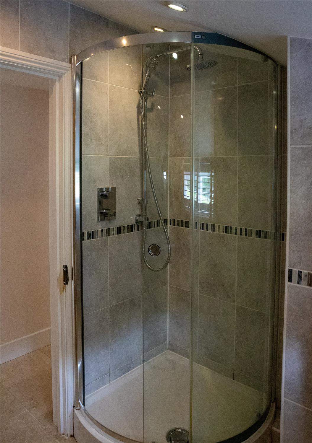 Additional en-suite shower room downstairs for long holiday beach walks